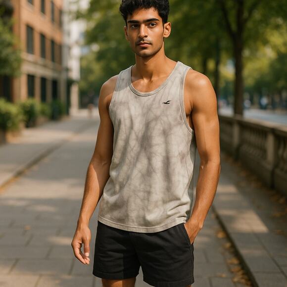 MENS HOLISTER TANK SIZE SMALL - Picture 1 of 5